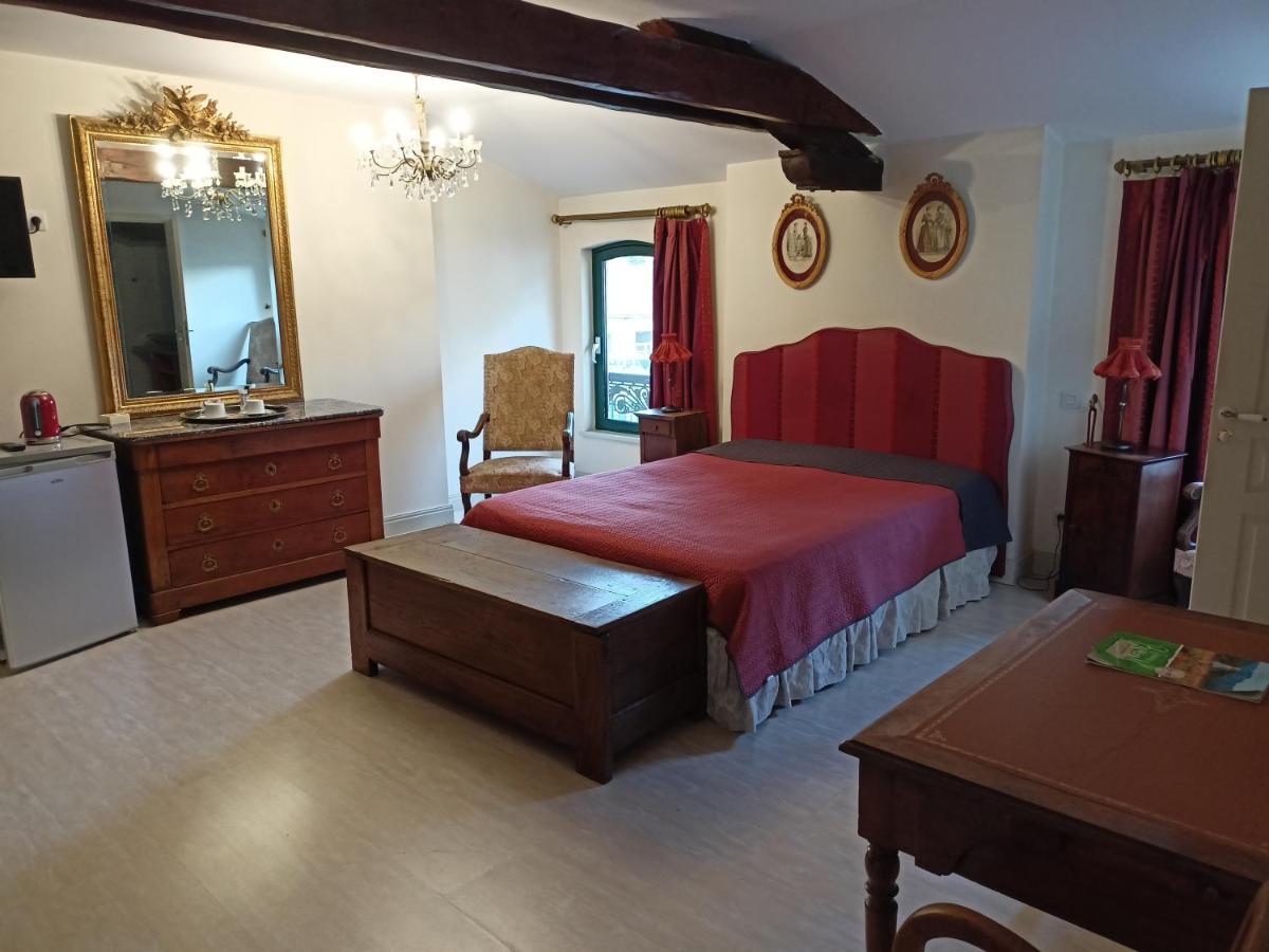 Au Fond De La Cour Bed & Breakfast Veyre-Monton ภายนอก รูปภาพ