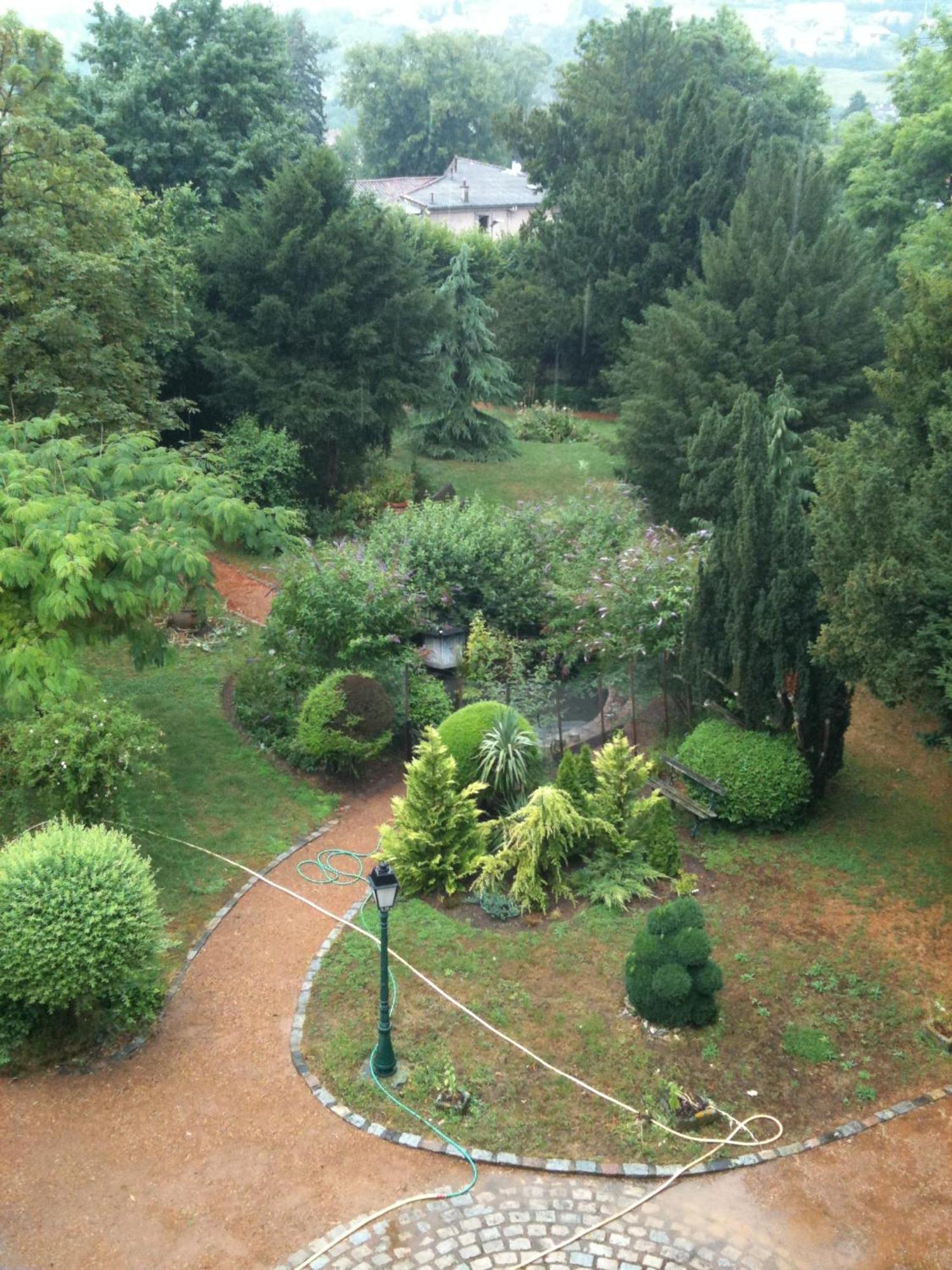 Au Fond De La Cour Bed & Breakfast Veyre-Monton ภายนอก รูปภาพ