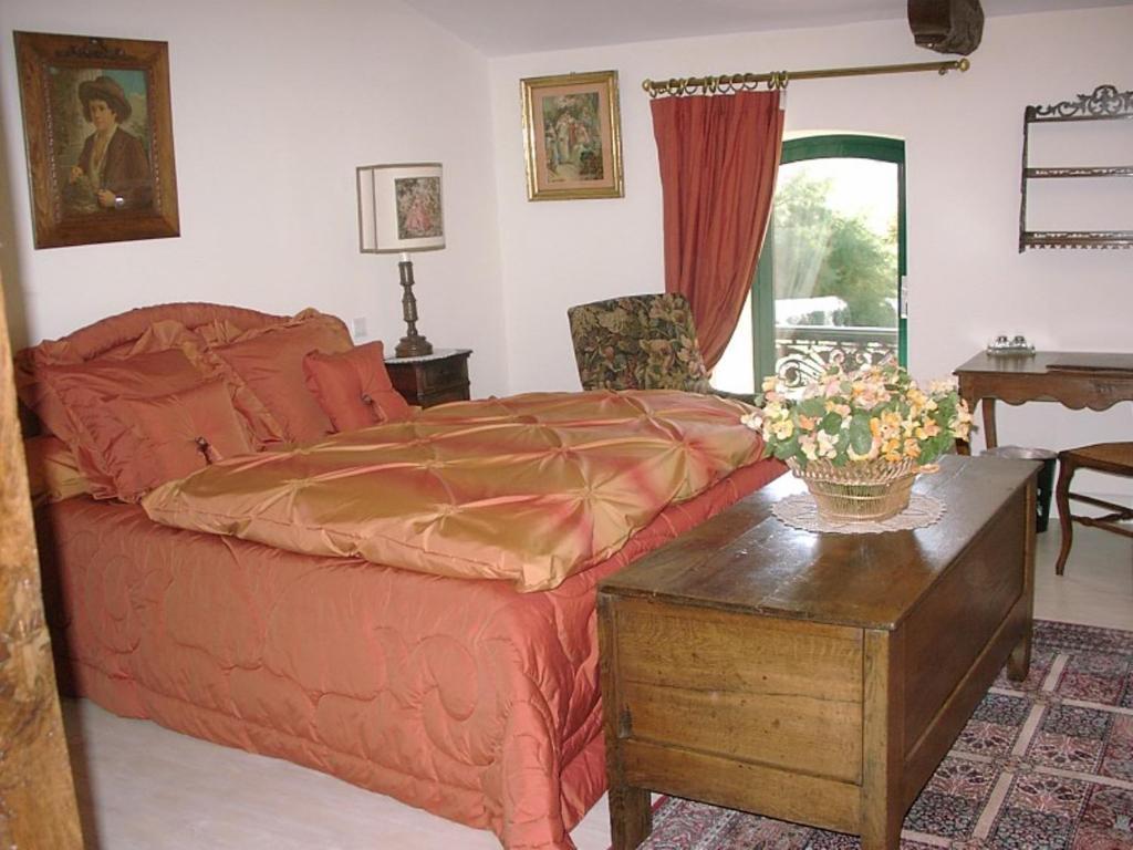 Au Fond De La Cour Bed & Breakfast Veyre-Monton ห้อง รูปภาพ