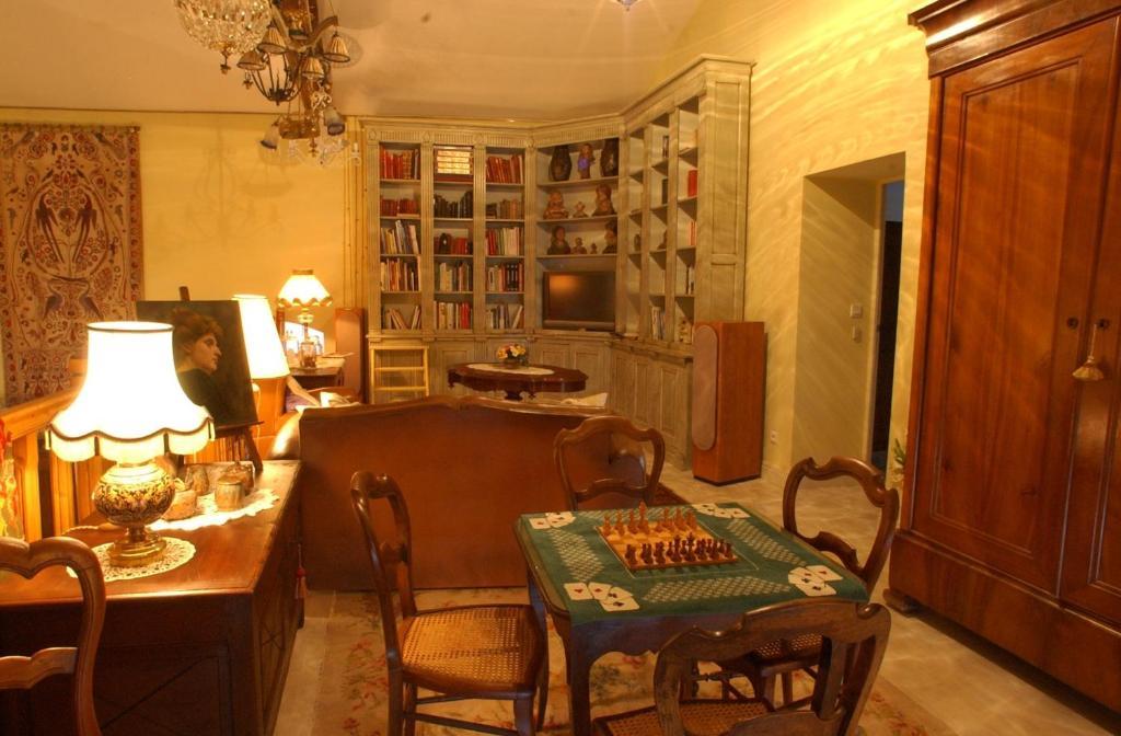 Au Fond De La Cour Bed & Breakfast Veyre-Monton ภายนอก รูปภาพ