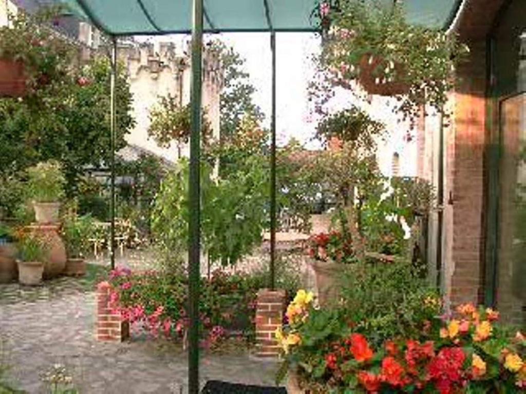 Au Fond De La Cour Bed & Breakfast Veyre-Monton ภายนอก รูปภาพ