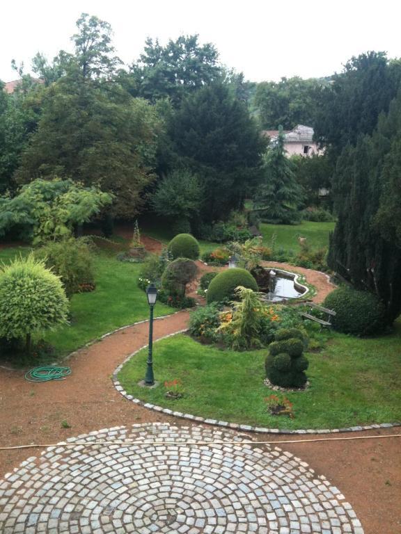 Au Fond De La Cour Bed & Breakfast Veyre-Monton ภายนอก รูปภาพ